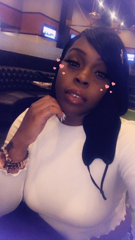 Naakte gelekte OnlyFans-foto van Juicy Jia