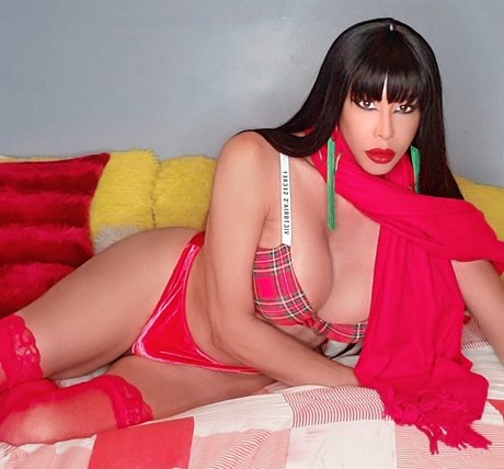 Обнаженная фотография утечки OnlyFans от Celine Cavalli