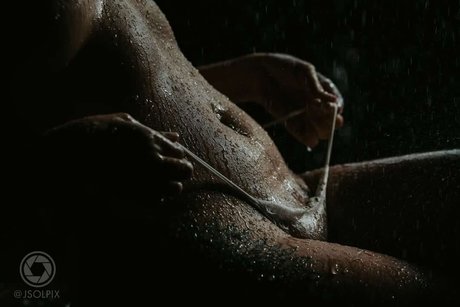 Naakte gelekte OnlyFans-foto van Candace Lynn 