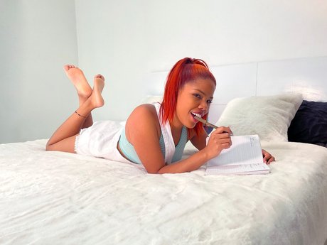 Alaston vuotanut OnlyFans-kuva Celeste