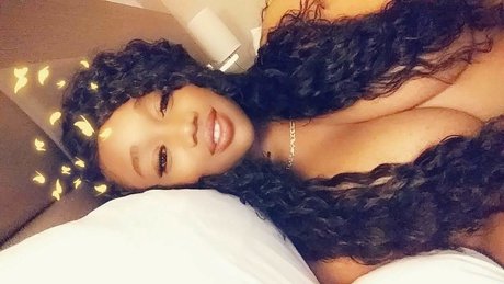 Naken lekkede OnlyFans-bilde av Jazzy Khole