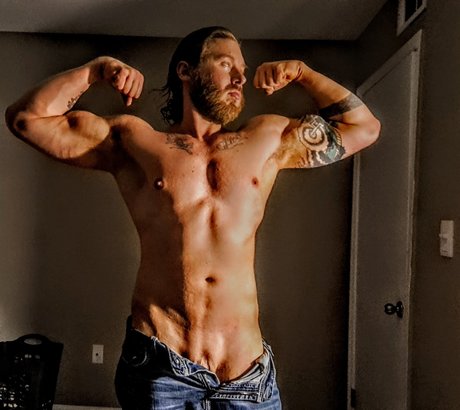 Alaston vuotanut OnlyFans-kuva Jesse Thomas