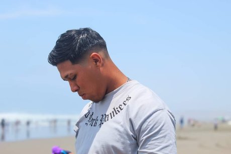 Naakte gelekte OnlyFans-foto van Juan Olaya Marquez