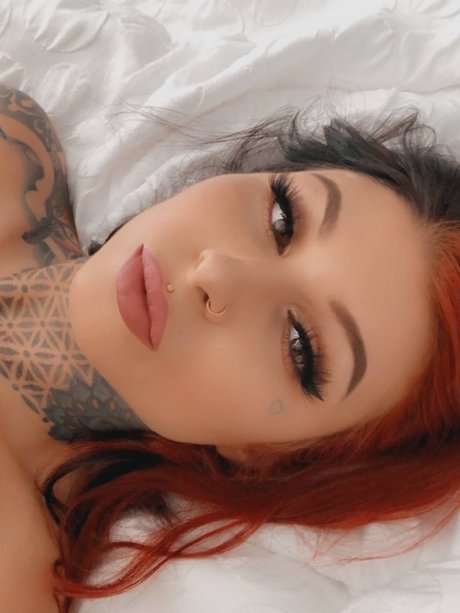 Naken lekkede OnlyFans-bilde av Cali Harper