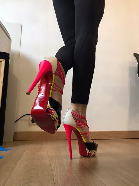 High Heels Julian Naomie 