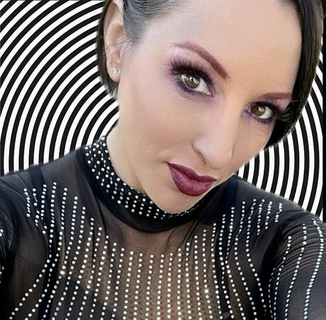 Alasti lekkinud OnlyFans-i pilt Mistress Kara