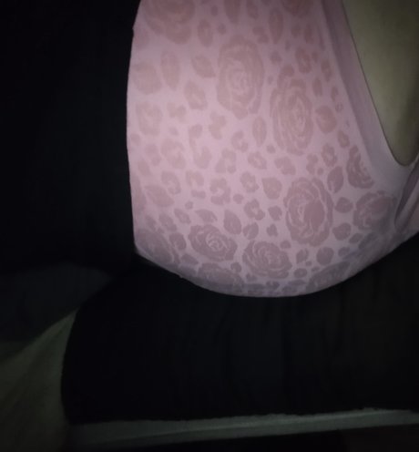 Naakte gelekte OnlyFans-foto van Mistress Aria