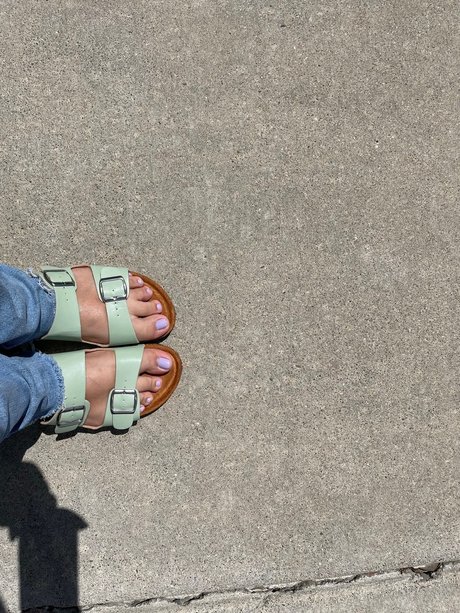 Naken läckt OnlyFans-bild av Vixenprettyfeet