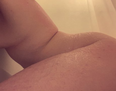 Alaston vuotanut OnlyFans-kuva Bea
