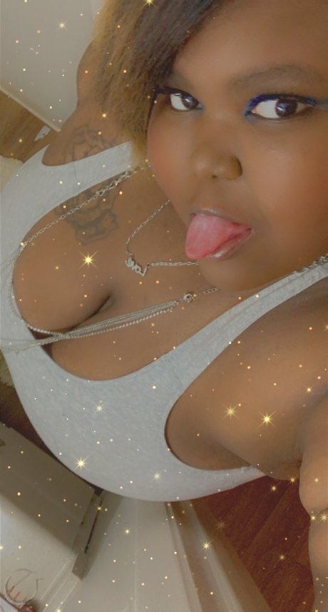 Naken läckt OnlyFans-bild av Unique