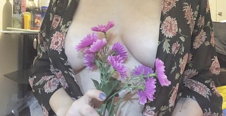 Nahá fotka uniklých OnlyFans od Moannlight
