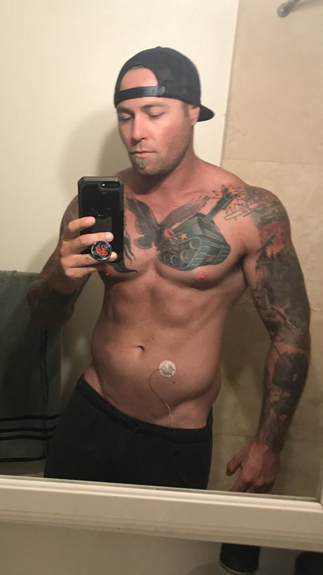 Nacktes geleaktes OnlyFans-Foto von Mmmthatmatt