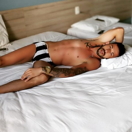 Naken läckt OnlyFans-bild av Gabriel Victor
