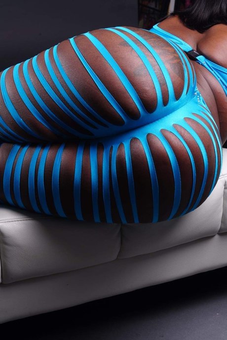Nøgent lækket OnlyFans-billede af Chocolate Kake
