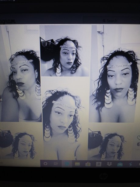 Naakte gelekte OnlyFans-foto van Miyah