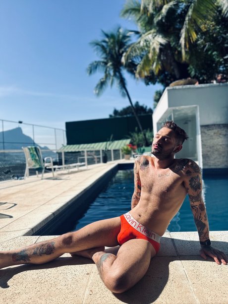 Nøgent lækket OnlyFans-billede af Igor Lucios