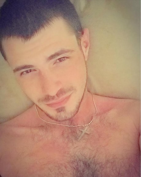 Alaston vuotanut OnlyFans-kuva Jaxn