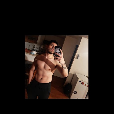 Alaston vuotanut OnlyFans-kuva Javir Venegas