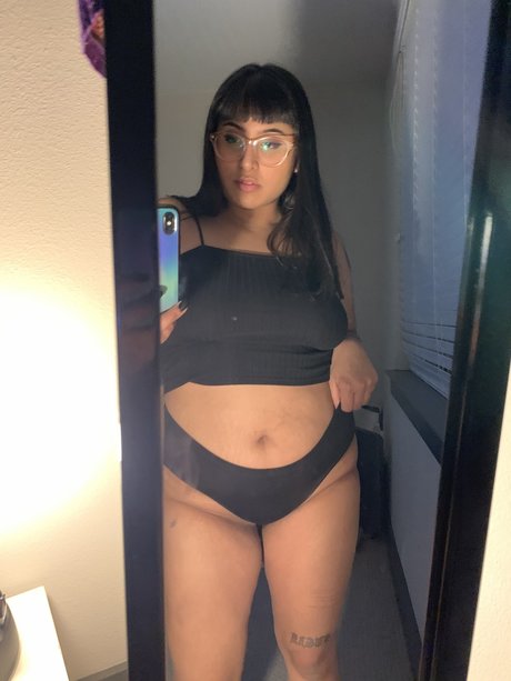 Naken läckt OnlyFans-bild av Kara Mel