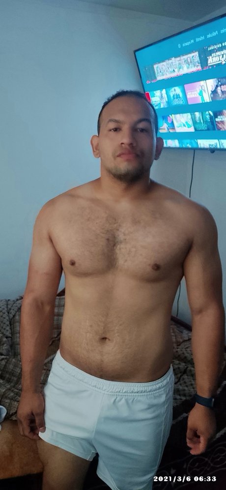 Обнаженная фотография утечки OnlyFans от H E C T O R
