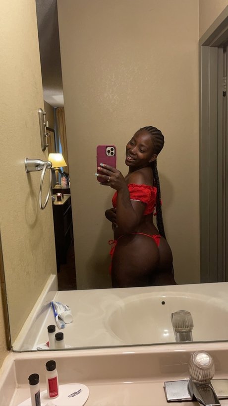 Nahá fotka uniklých OnlyFans od Chocolateesensationn