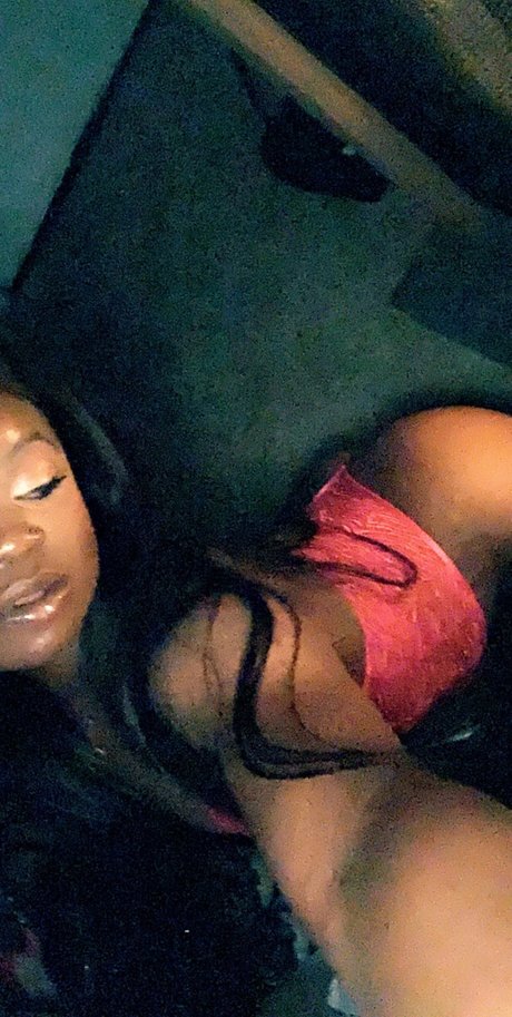 Naken läckt OnlyFans-bild av Morena
