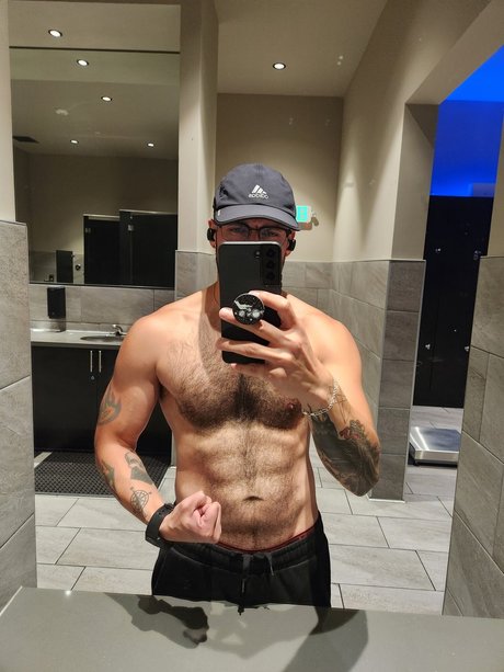 Обнаженная фотография утечки OnlyFans от Gus