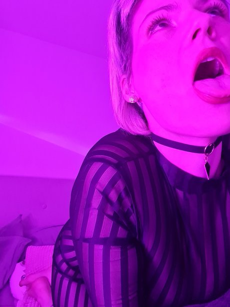 Naken läckt OnlyFans-bild av Moongoddess Zoe