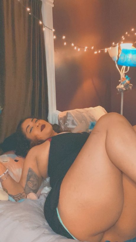 Naakte gelekte OnlyFans-foto van Luna