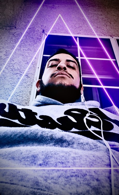 Alasti lekkinud OnlyFans-i pilt Michael Galvan