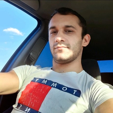 Naakte gelekte OnlyFans-foto van Nyk