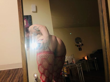 Обнаженная фотография утечки OnlyFans от Thick Latina Goddess