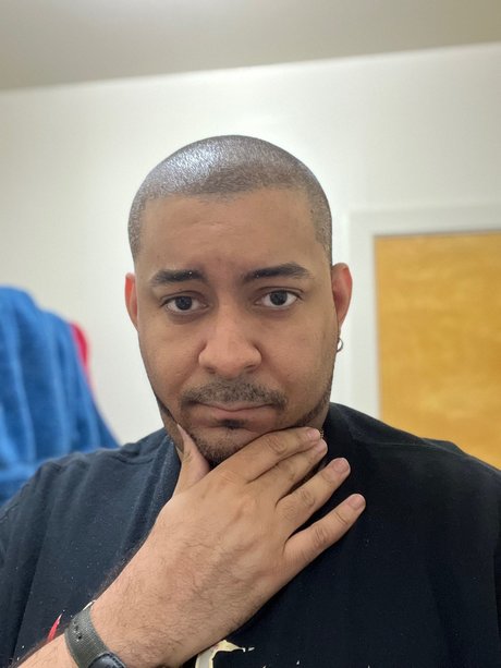 Naken läckt OnlyFans-bild av Imyourpapi430