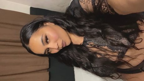 Обнаженная фотография утечки OnlyFans от Money
