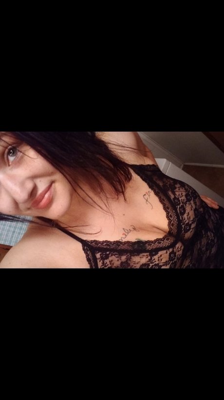 Alaston vuotanut OnlyFans-kuva Daisy