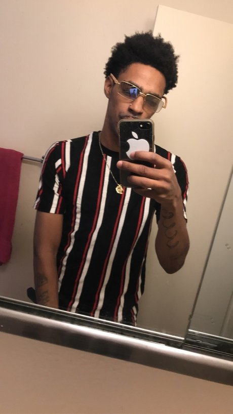 Обнаженная фотография утечки OnlyFans от Zoski