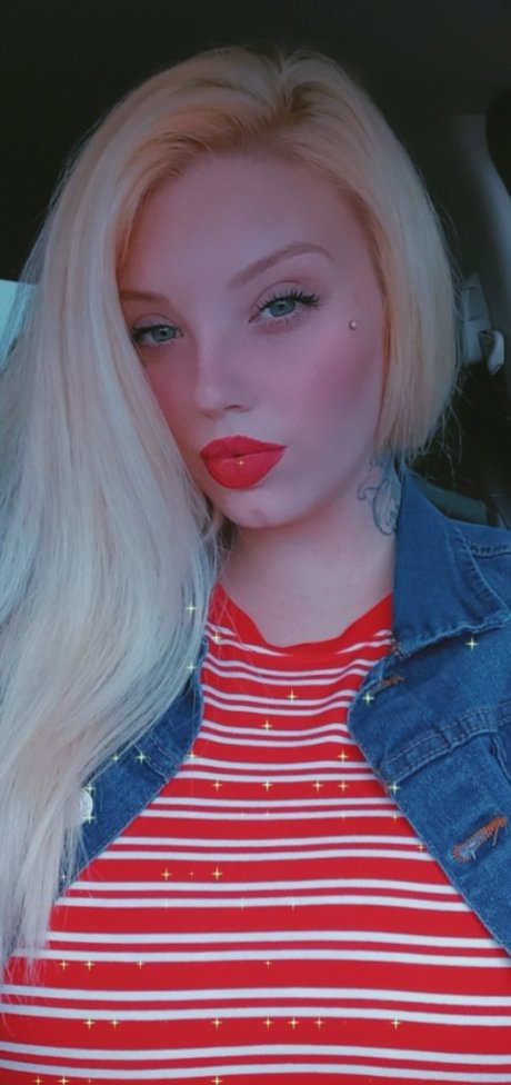 Naakte gelekte OnlyFans-foto van Money Makes Me Horny