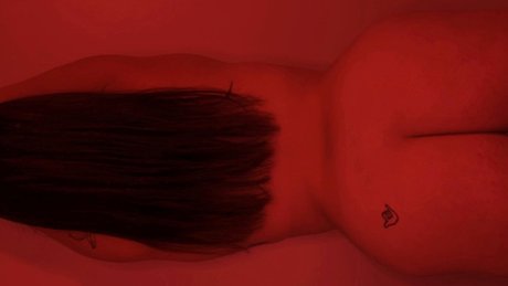 Naken läckt OnlyFans-bild av Mo