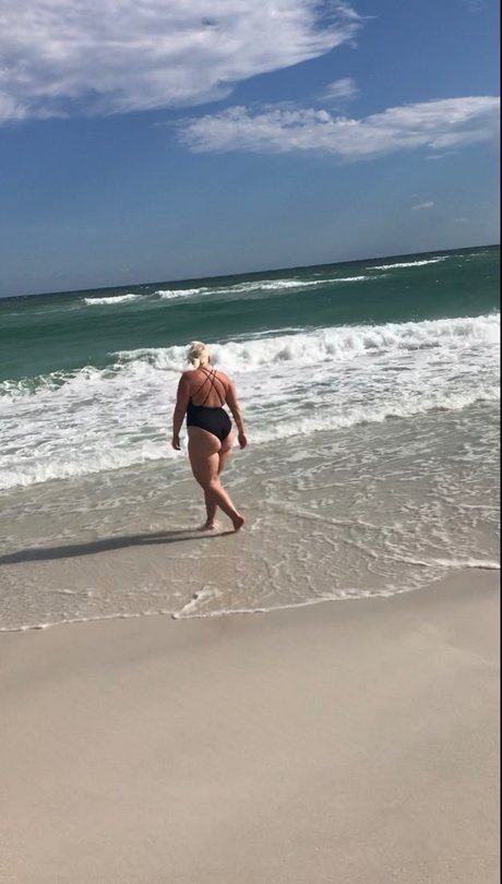 Naken läckt OnlyFans-bild av Miss Booty