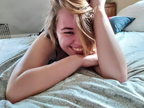 Naken läckt OnlyFans-bild av Molly Moxie