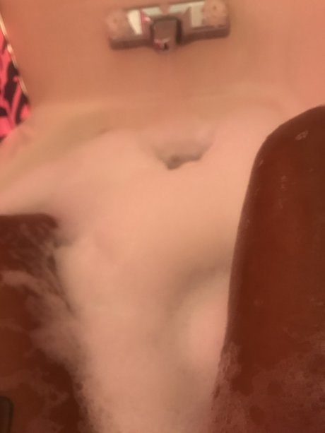 Nøgent lækket OnlyFans-billede af Mollie Dont Tell No Body