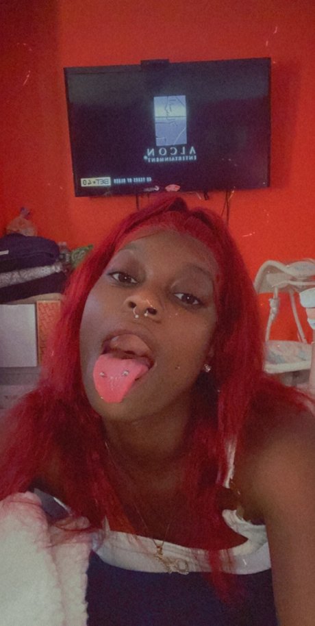 Alasti lekkinud OnlyFans-i pilt Throat Fairy 