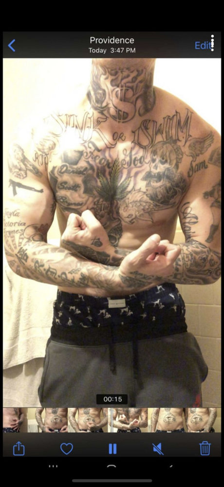 Naken lekkede OnlyFans-bilde av Mbrynes