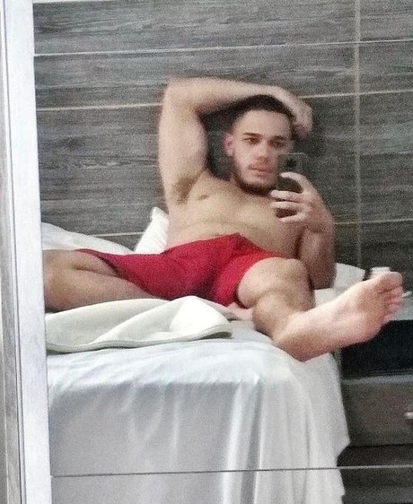 Naken läckt OnlyFans-bild av Guto Dom