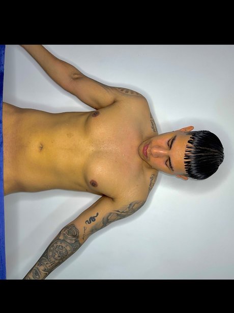 Foto di nudo di fuga di OnlyFans di Fabian Carvajal
