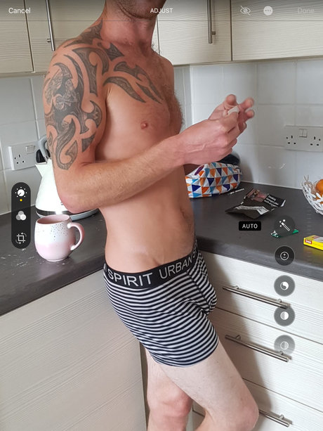 Naken läckt OnlyFans-bild av Mrgingerstud Free