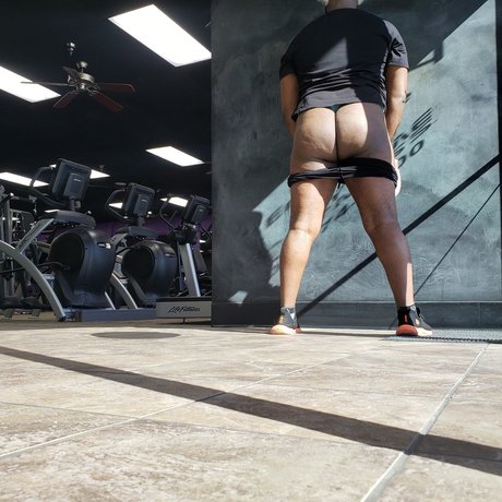 Naken läckt OnlyFans-bild av Black Nudist
