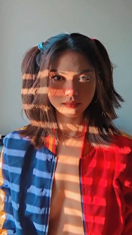 Обнаженная фотография утечки OnlyFans от Mila Poonis