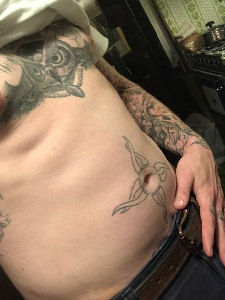 Naken läckt OnlyFans-bild av Logan Smith