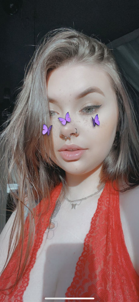 Alasti lekkinud OnlyFans-i pilt Mossy